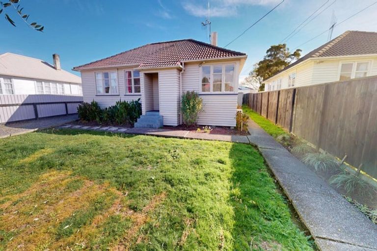 Photo of property in 26 Bell Street, Marton, 4710