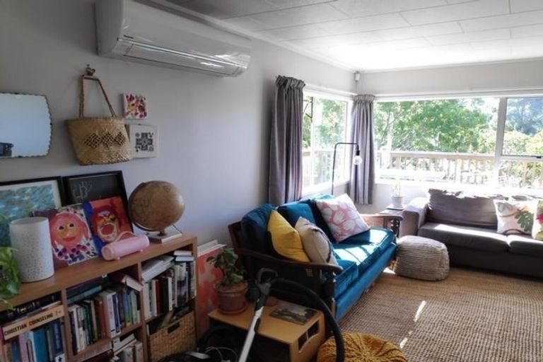 Photo of property in 8 Elizabeth Drive, West Harbour, Auckland, 0618