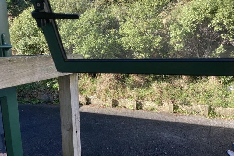 Photo of property in 8 Mitika Way, Strathmore Park, Wellington, 6022