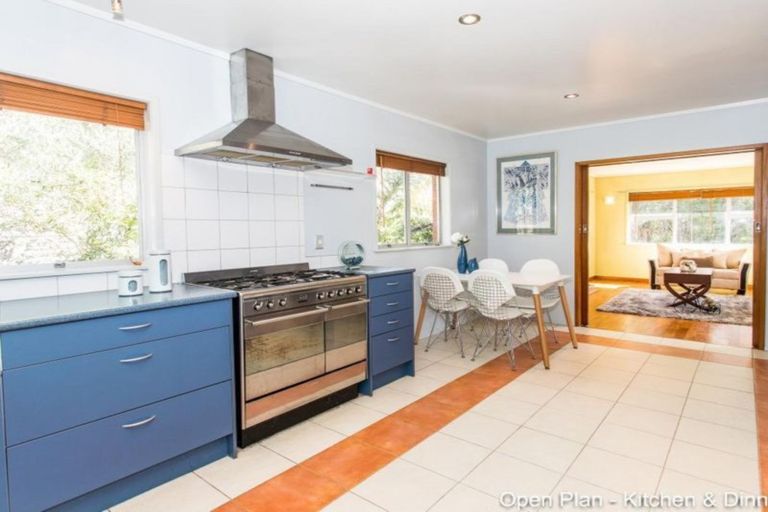 Photo of property in 239 Beach Haven Road, Birkdale, Auckland, 0626