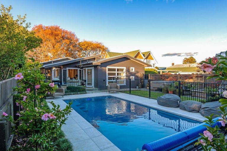 Photo of property in 240a Victoria Avenue, Hokowhitu, Palmerston North, 4410