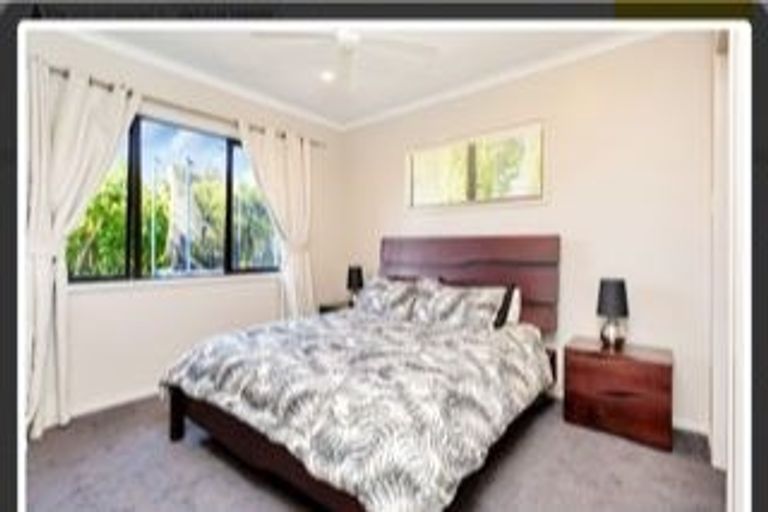 Photo of property in 18 Paradise Point Place, One Tree Point, 0118