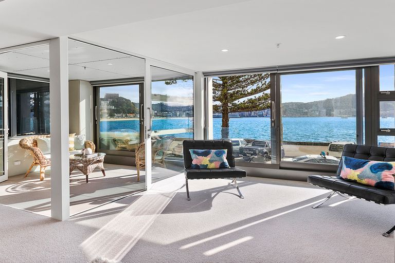 Photo of property in 318 Oriental Parade, Oriental Bay, Wellington, 6011