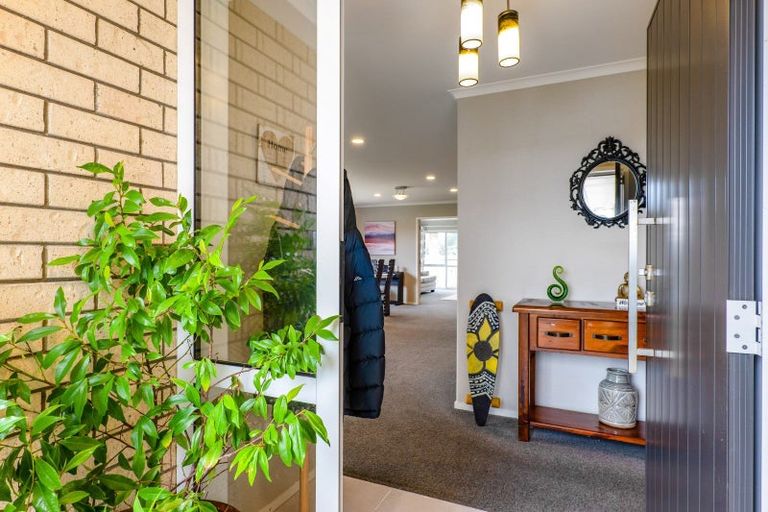 Photo of property in 16 Ryder Drive, Waiwhakaiho, New Plymouth, 4312