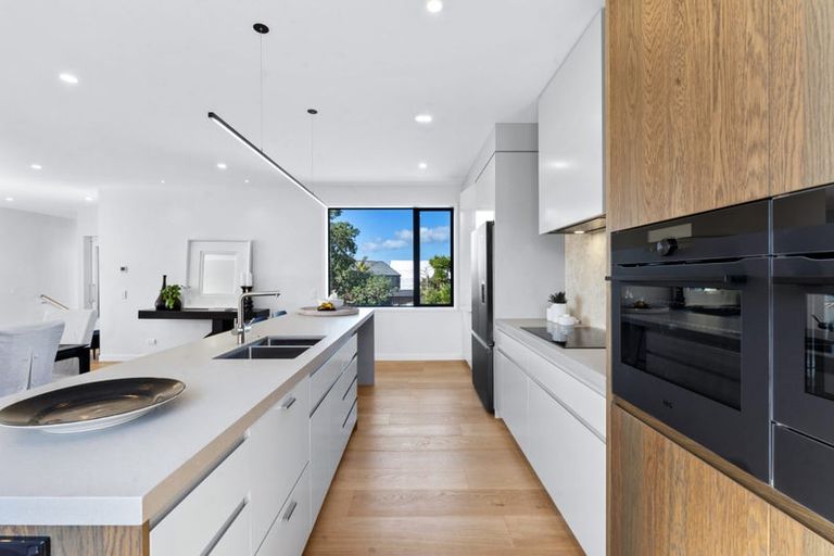 Photo of property in 14a Muritai Road, Milford, Auckland, 0620