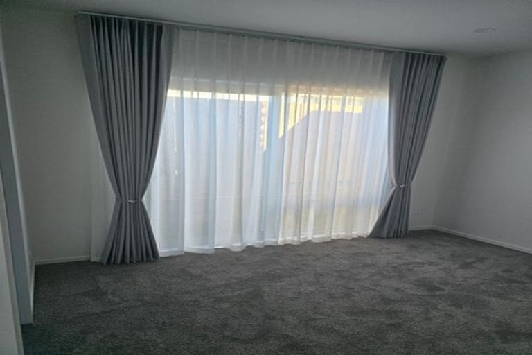 Photo of property in 9a Edgerton Road, Te Atatu Peninsula, Auckland, 0610