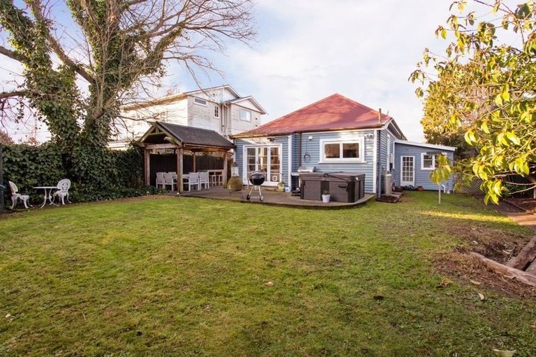 Photo of property in 73 Caledonian Road, St Albans, Christchurch, 8014