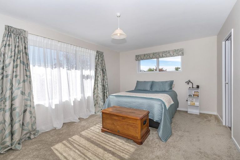 Photo of property in 35 Delph Street, Avonhead, Christchurch, 8042