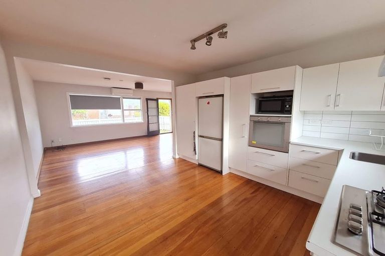 Photo of property in 1/28 Aikmans Road, Merivale, Christchurch, 8014