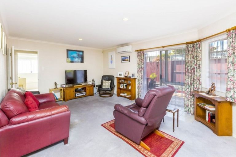 Photo of property in 43a Sheridan Crescent, Trentham, Upper Hutt, 5018