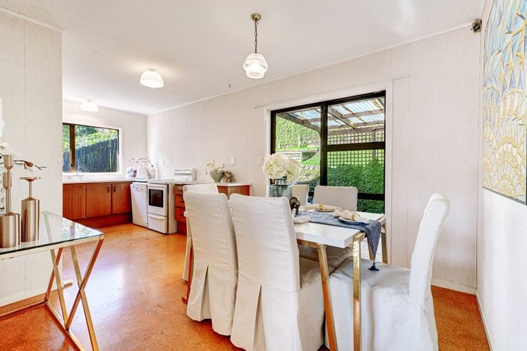 Photo of property in 18 Wisteria Way, Mairangi Bay, Auckland, 0630