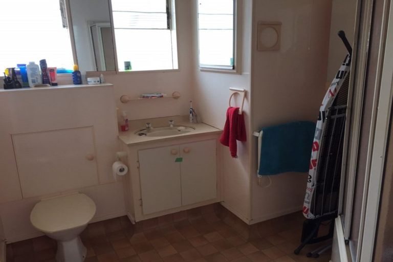 Photo of property in 61 Mellons Bay Road, Mellons Bay, Auckland, 2014