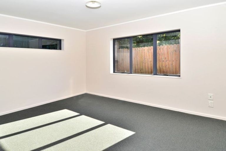 Photo of property in 39 Cyclamen Road, Mangere, Auckland, 2022