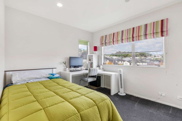 Photo of property in 5 Kouras Place, Flat Bush, Auckland, 2016