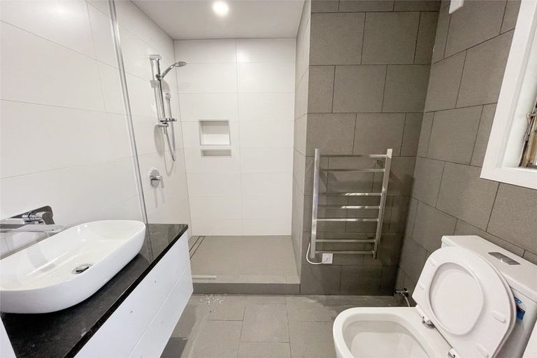 Photo of property in 1/10 Hunter Street, Hamilton Lake, Hamilton, 3204