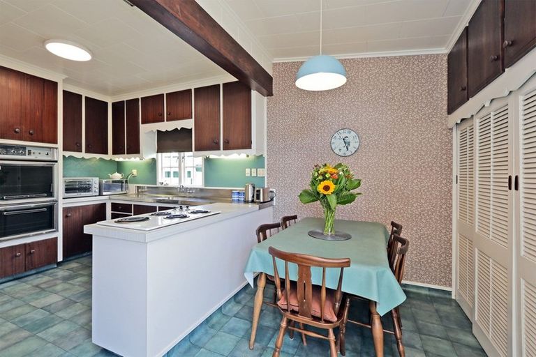 Photo of property in 9 Elizabeth Road, Bluff Hill, Napier, 4110