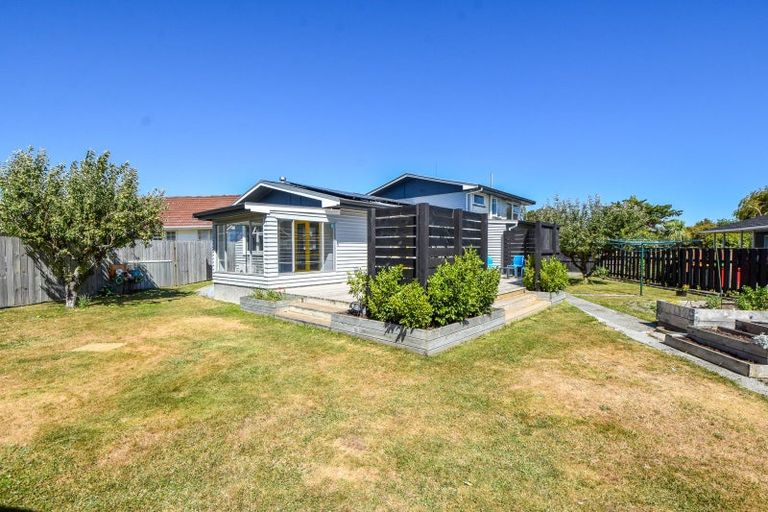 Photo of property in 10 Fairbrother Street, Carterton, 5713