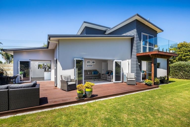 Photo of property in 398 Mangorei Road, Highlands Park, New Plymouth, 4312