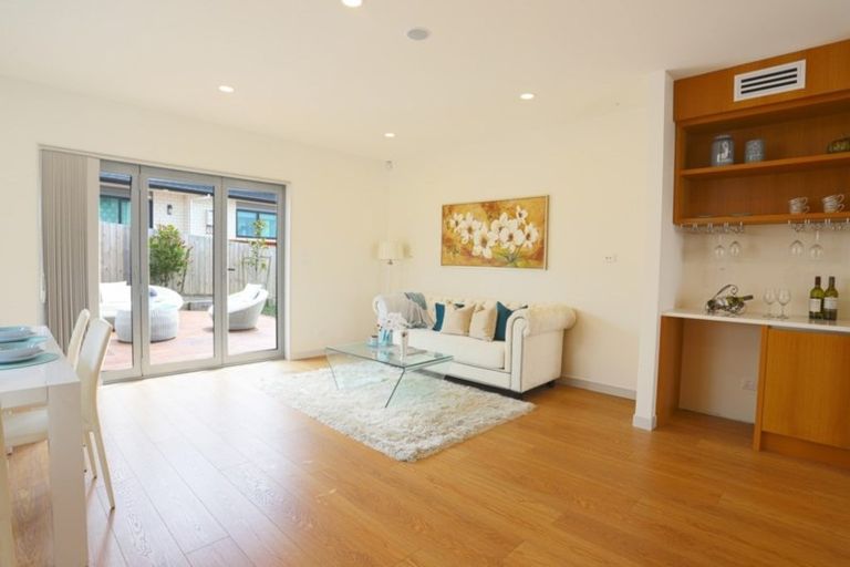 Photo of property in 10 Miller Rise, Silverdale, 0932