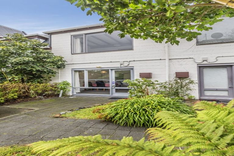 Photo of property in Sherwood Mews, 28b Bidwill Street, Mount Cook, Wellington, 6021