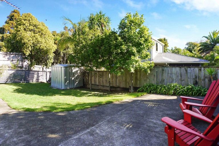 Photo of property in 32 Queen Mary Avenue, New Lynn, Auckland, 0600