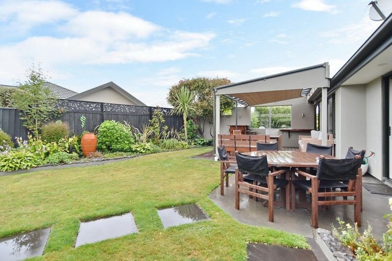 Photo of property in 11 Baltic Place, Northwood, Christchurch, 8051