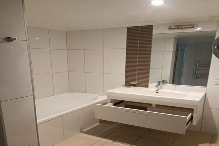 Photo of property in Bellagio Apartments, 6e/39 Taranaki Street, Te Aro, Wellington, 6011