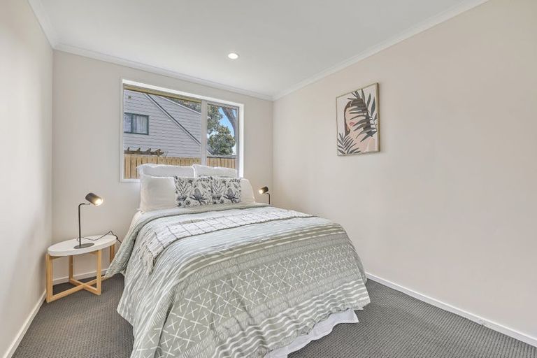 Photo of property in 23 Piriti Place, Weymouth, Auckland, 2103