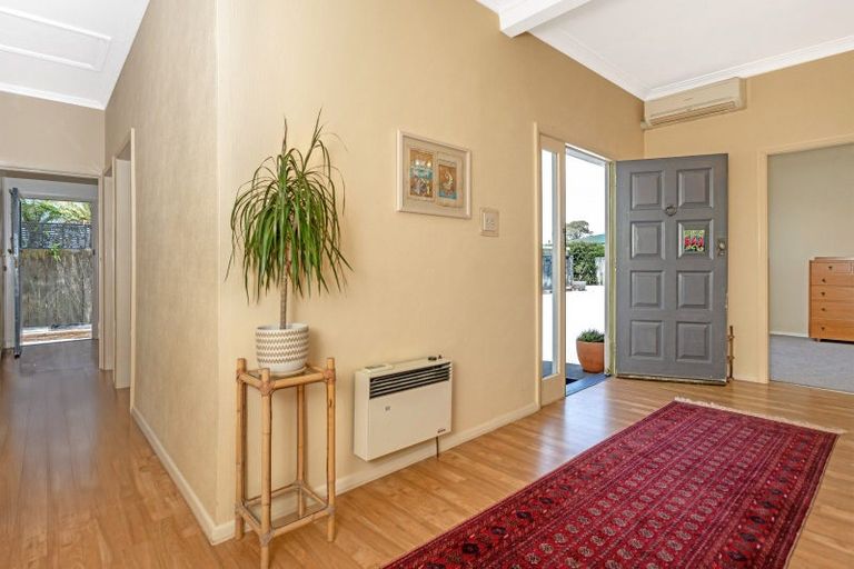 Photo of property in 84a Iranui Road, Inner Kaiti, Gisborne, 4010