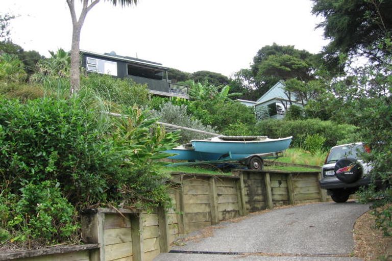 Photo of property in 27 Miro Road, Palm Beach, Waiheke Island, 1081