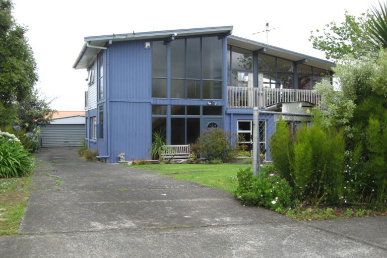 Photo of property in 63 Plumley Crescent, Mangere, Auckland, 2022