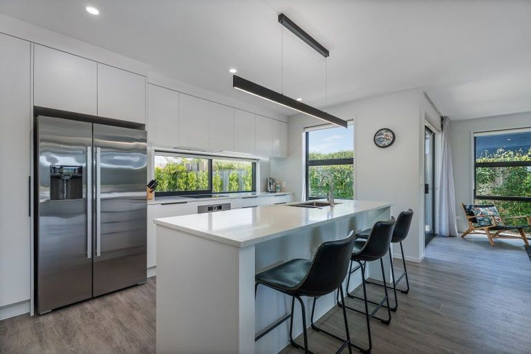 Photo of property in 6 Awatea Drive, Whitianga, 3510