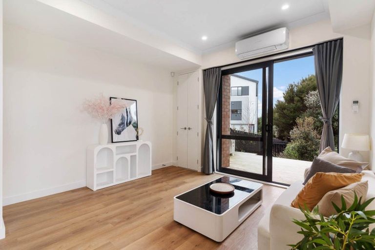 Photo of property in 44e Westgate Drive, Westgate, Auckland, 0614