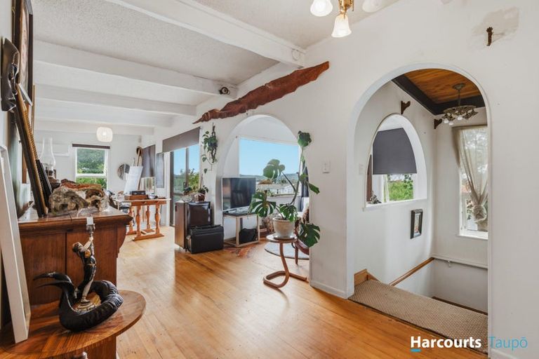 Photo of property in 11 Frederick Street, Two Mile Bay, Taupo, 3330