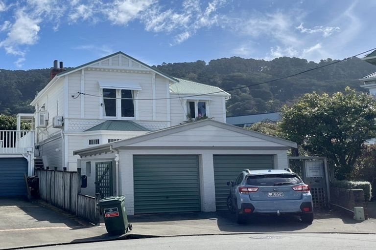 Photo of property in 31 Hobson Crescent, Thorndon, Wellington, 6011