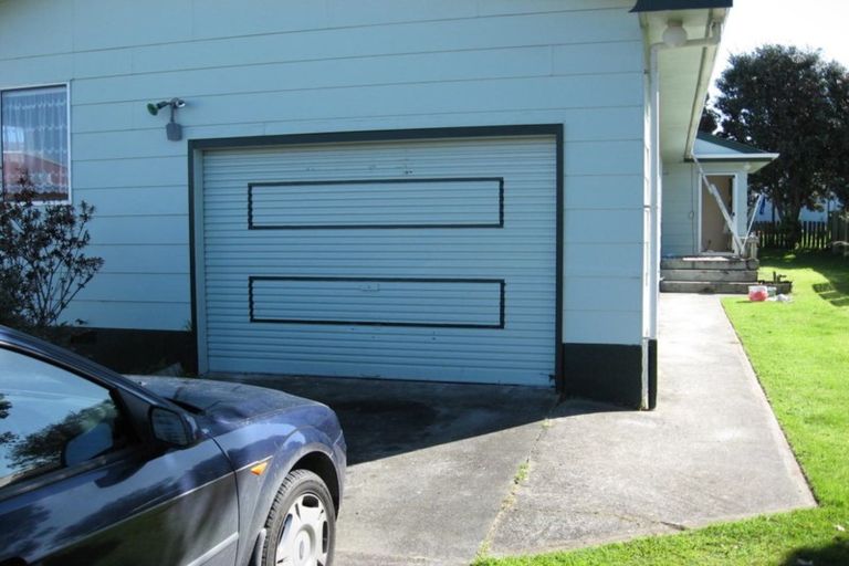 Photo of property in 10 Colenso Place, Otaki Beach, Otaki, 5512