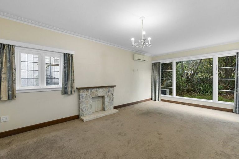 Photo of property in 33 Firth Terrace, Karori, Wellington, 6012
