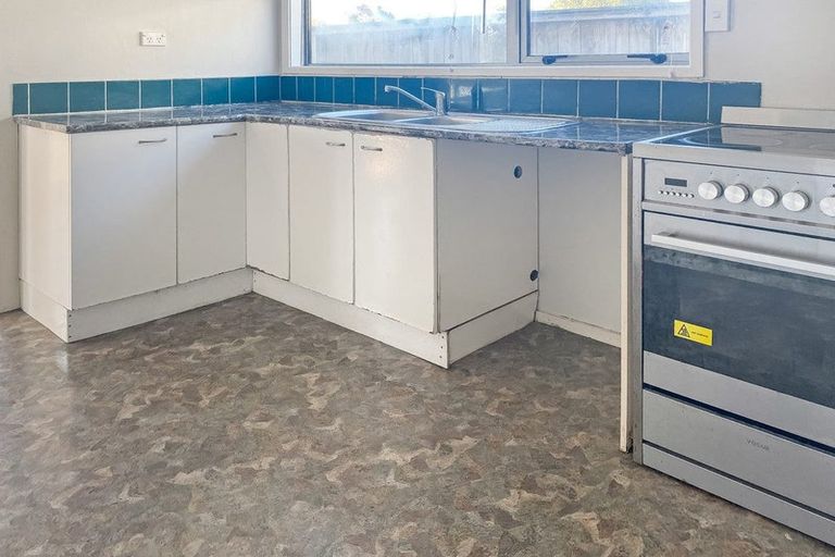Photo of property in 69 Harrington Road, Henderson, Auckland, 0610