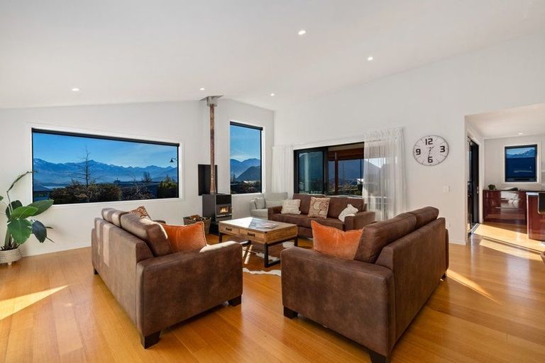Photo of property in 20 Infinity Drive, Wanaka, 9305