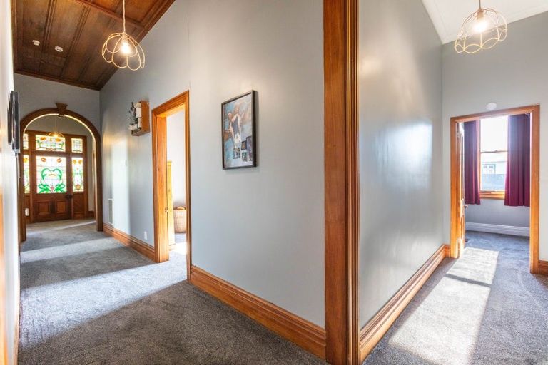 Photo of property in 16 Ross Street, Woodville, 4920