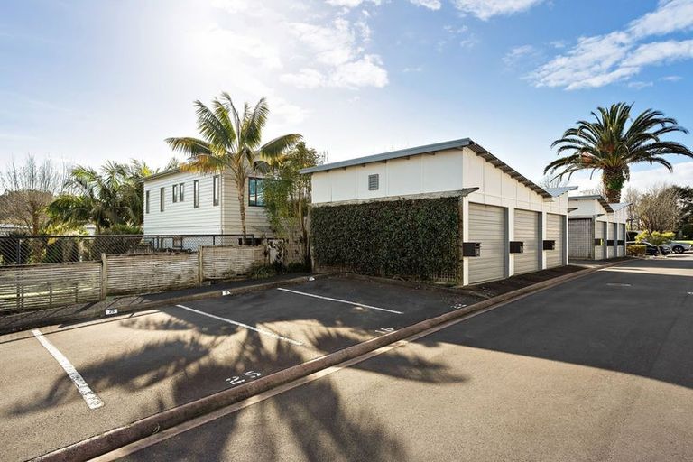 Photo of property in The Grange, 25/92 Bush Road, Albany, Auckland, 0632