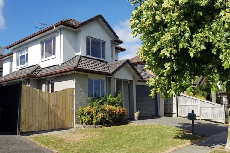 Photo of property in 23 Cambrian Crescent, Flat Bush, Auckland, 2016