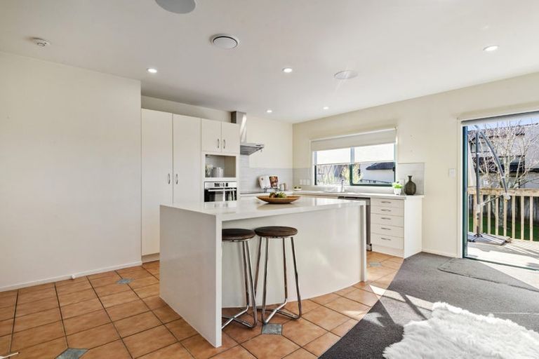 Photo of property in 2/60 Arran Road, Browns Bay, Auckland, 0630