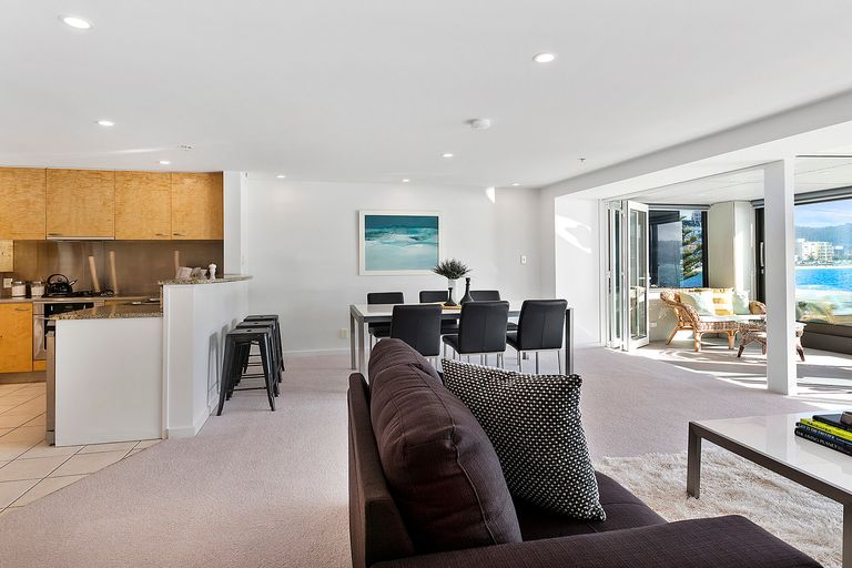 Photo of property in 318 Oriental Parade, Oriental Bay, Wellington, 6011