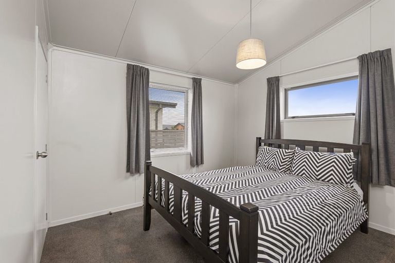 Photo of property in 3a Kingsbridge Drive, Burwood, Christchurch, 8083