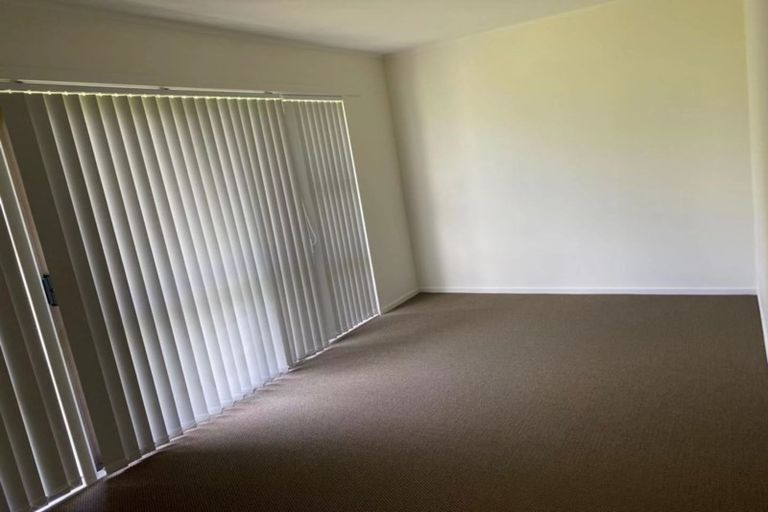 Photo of property in 8-10 Roslyn Road, Mount Wellington, Auckland, 1060