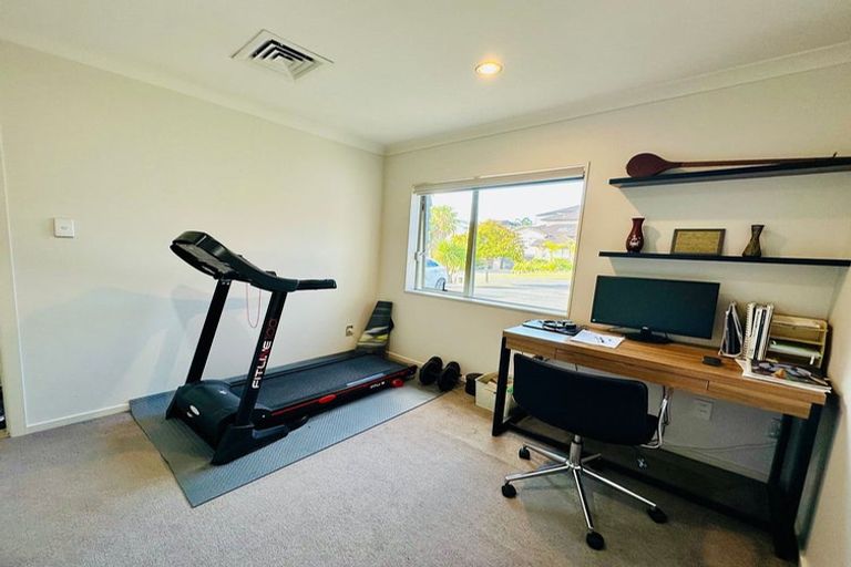 Photo of property in 5 Catlins Place, Fairview Heights, Auckland, 0632