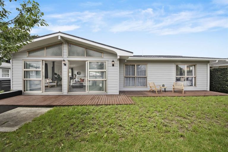 Photo of property in 20 Stonehurst Avenue, Waiuku, 2123