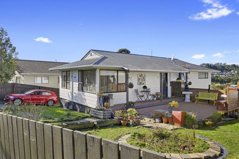 Photo of property in 28 Beaumaris Crescent, Ascot Park, Porirua, 5024