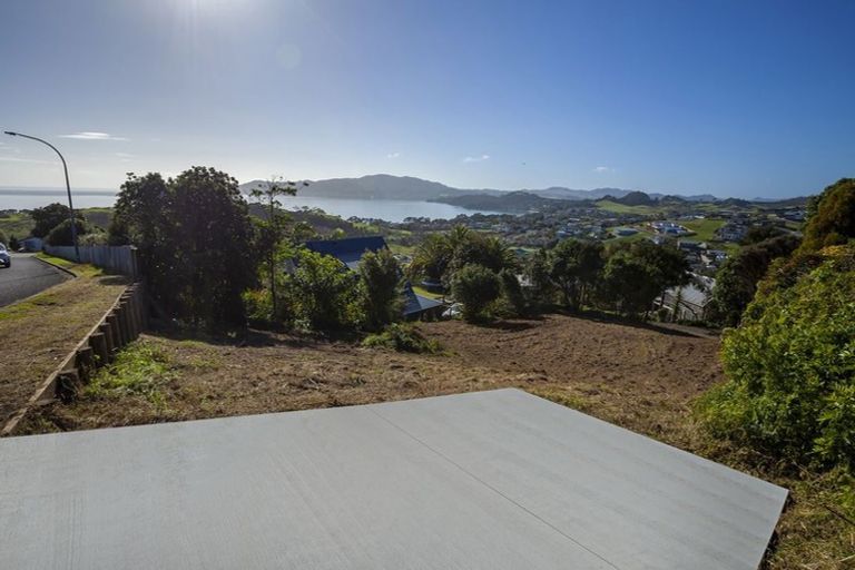 Photo of property in 12 Nancy Wake Place, Cable Bay, 0420